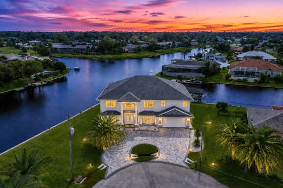 Serene Luxury Waters- Pool and canal front home in Palm Coast! - Image 1
