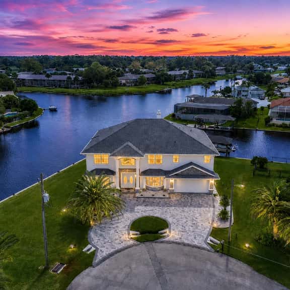Serene Luxury Waters- Pool and canal front home in Palm Coast! - Image 1